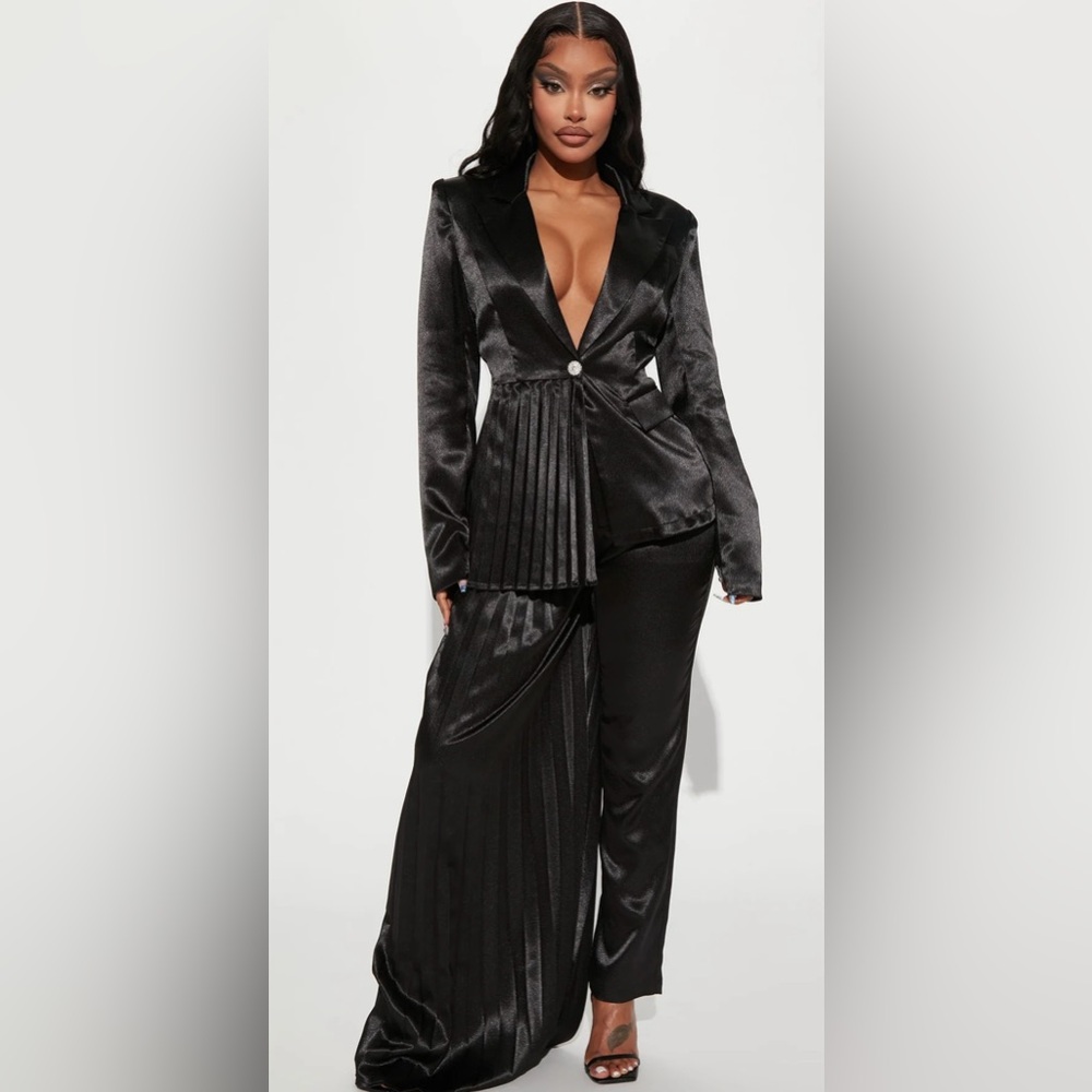 Fashion Nova Bella Blazer Pant set